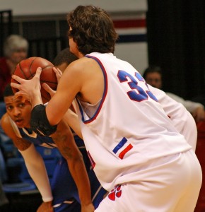 tabet_freethrow Philip Tabet at the free throw line. - Image by Doug Roberts http://www.dougstech.com/